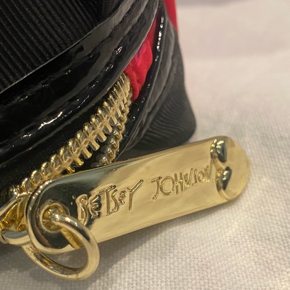 Betsey Johnson Cosmetic Bag New - Picture 6 of 7